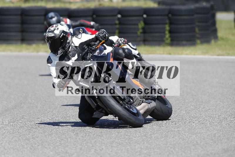 Archiv-2025/48 25.08.2025 Cornu Master School ADR/rot-rouge/62